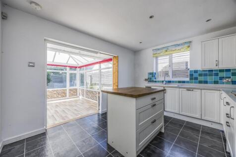 18 Warren Close, Hayling Island-PorticoMarketing-A