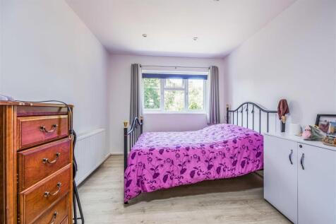 99 Church Road, Hayling Island-Small-PorticoMarket