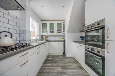 100 Fathoms Reach, Hayling Island-Small-PorticoMar