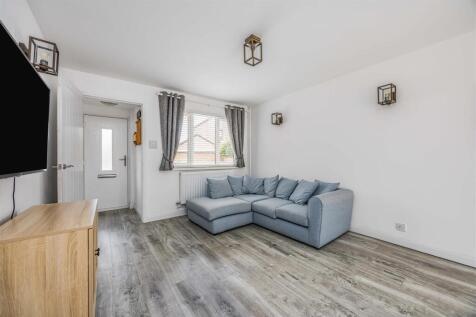100 Fathoms Reach, Hayling Island-Small-PorticoMar