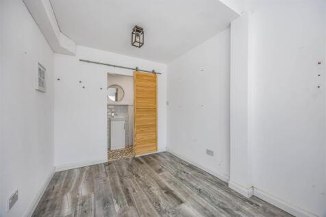 100 Fathoms Reach, Hayling Island-Small-PorticoMar