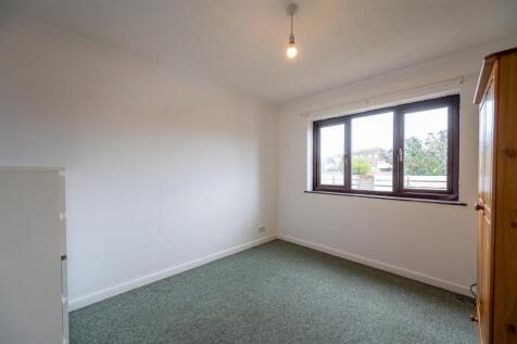 -Flat 2, 27a Creek Road 4.jpg