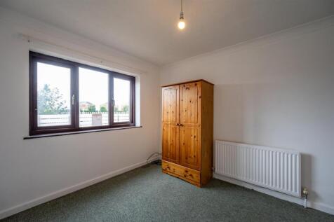 -Flat 2, 27a Creek Road 5.jpg