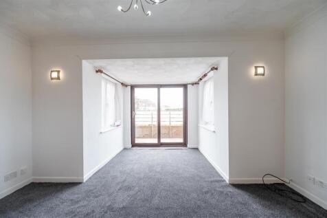 -Flat 2, 27a Creek Road 12.jpg