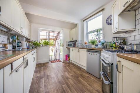 269 Highbury Grove, Cosham-Small-PorticoMarketing-