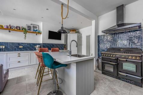 40 Ophir Road, Portsmouth-Small-PorticoMarketing-A