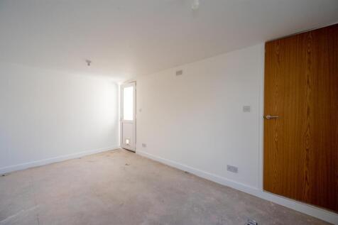 1aEastokeAvenue2212.jpg