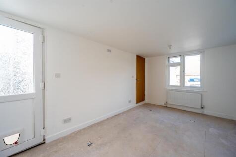1aEastokeAvenue2213.jpg