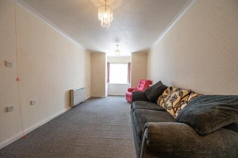 Flat 14 Maple Court 23 3.jpg