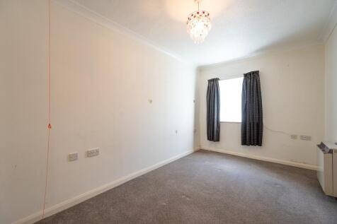 Flat 14 Maple Court 23 7.jpg