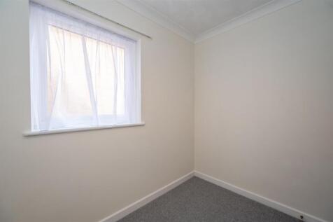 Flat 1 Regatta Court 25 15.jpg