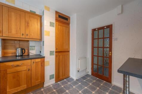 22 Ilex Walk 25 26.jpg