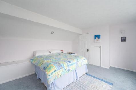 22 Ilex Walk 25 11.jpg