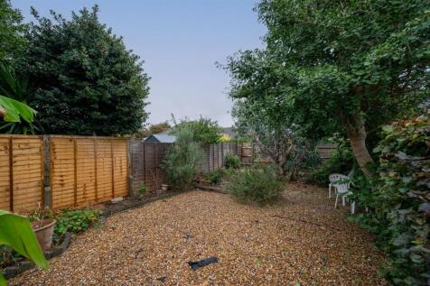 22 Ilex Walk 25 7.jpg