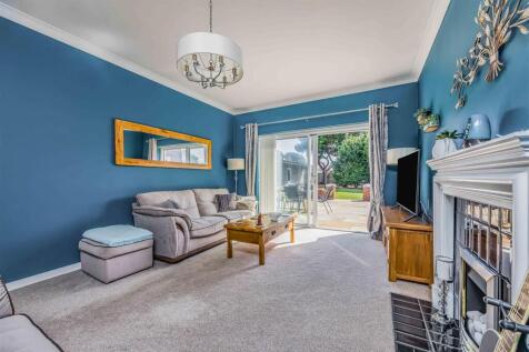 14 Salterns Lane, Hayling Island-Small-PorticoMark