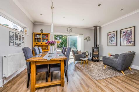 14 Salterns Lane, Hayling Island-Small-PorticoMark