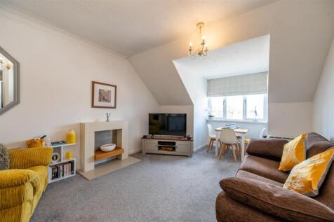 Flat 33 Maple Court 25 10.jpg