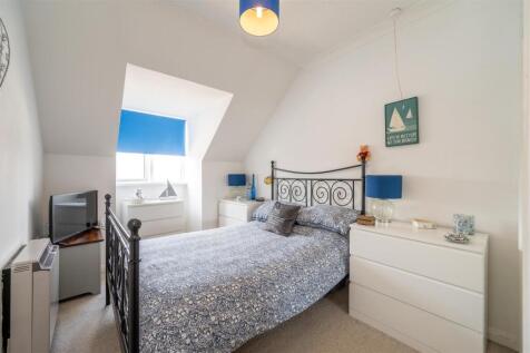Flat 33 Maple Court 25 5.jpg