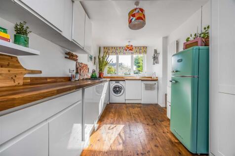 57 St Thomas Avenue, Hayling Island-Small-PorticoM