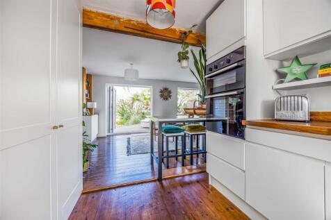 57 St Thomas Avenue, Hayling Island-Small-PorticoM