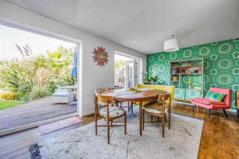 57 St Thomas Avenue, Hayling Island-Small-PorticoM