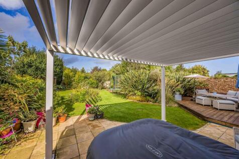 57 St Thomas Avenue, Hayling Island-Small-PorticoM