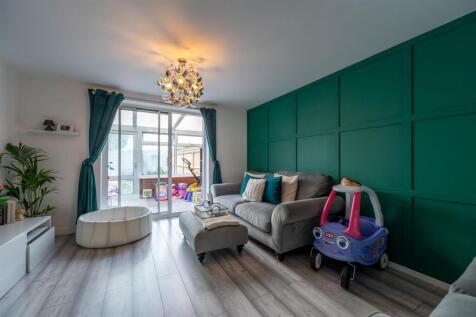 9 Pebble Close 25 15.jpg