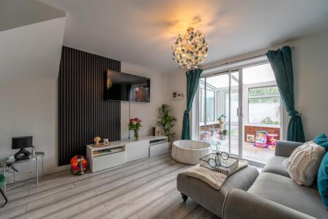 9 Pebble Close 25 14.jpg