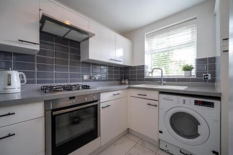 9 Pebble Close 25 19.jpg