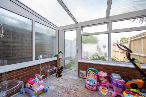 9 Pebble Close 25 17.jpg