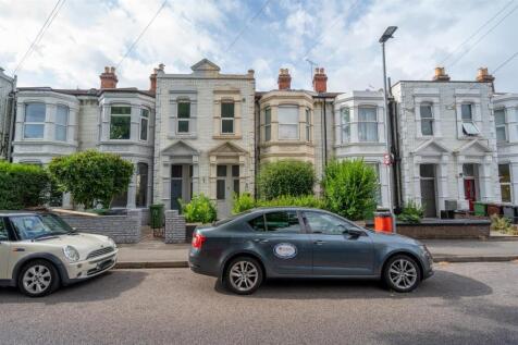 126b Laburnnum Grove222.jpg