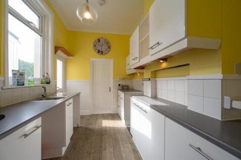 126b Laburnnum Grove2212.jpg