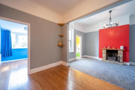 126b Laburnnum Grove2217.jpg