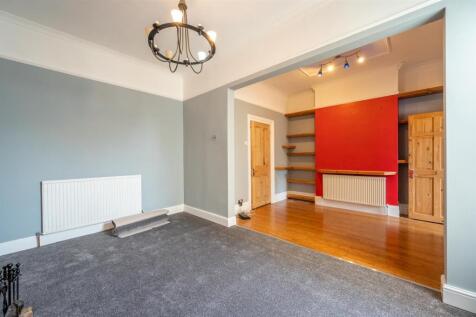 126b Laburnnum Grove2222.jpg