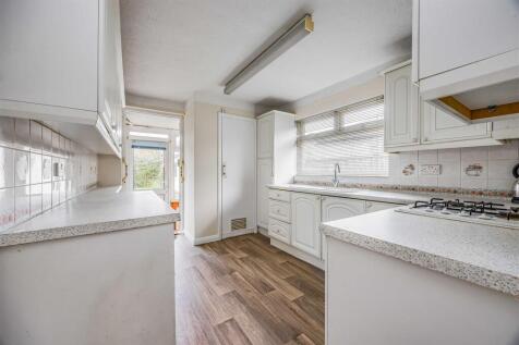 66 Durley Avenue, Cowplain-Small-PorticoMarketing-