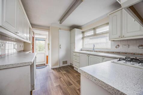 66 Durley Avenue, Cowplain-Small-PorticoMarketing-