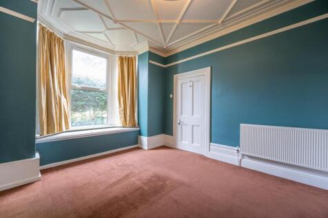 126b Laburnnum Grove229.jpg