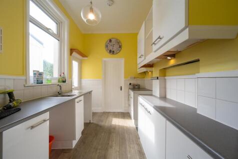 126b Laburnnum Grove2213.jpg