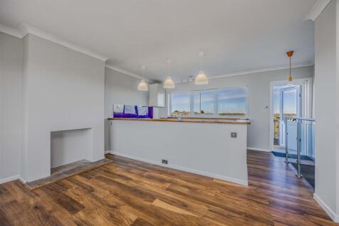 23 Sandy Beach Estate, Hayling Island-Small-Portic