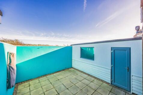 23 Sandy Beach Estate, Hayling Island-Small-Portic