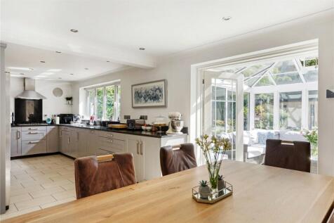 Kitchen/Dining