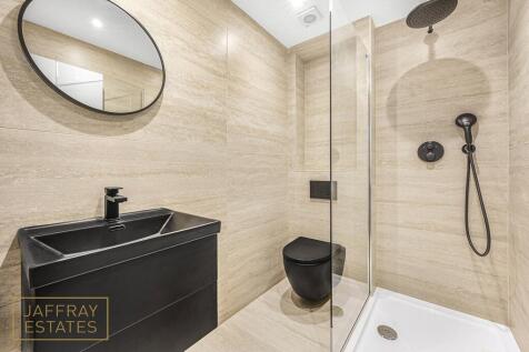 Main Shower Room