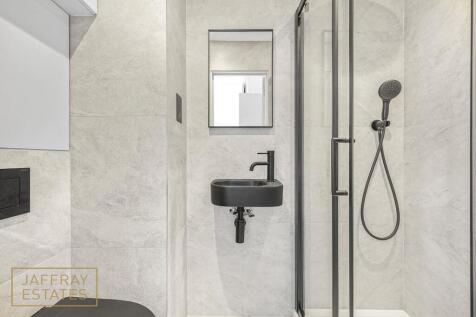 Ensuite - Bedroom 2