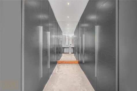 Dressing Room (Main)