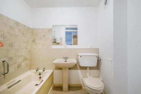 22 Oak Lodge-1_web.jpg