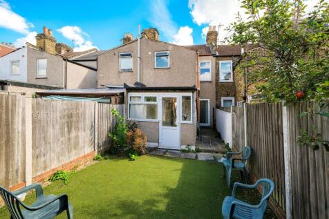 112 Holbrook road-18_web.jpg