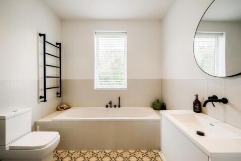 62 Woodlands Avenue-1_web.jpg