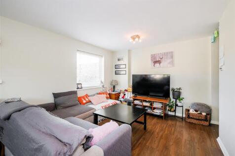34 Queenswood Gardens-6.jpg