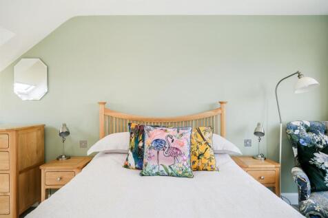 8 Colvin Gardens-7_web.jpg