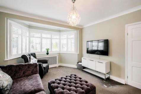 13 Deynecourt Gardens-3_web.jpg